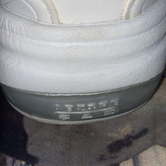 Women’s New Balance 927 Tennis Shoes - Picture 10 of 10